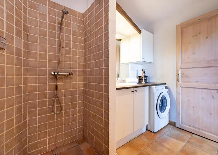 Buganvilla, El Higueron Фуенхірола